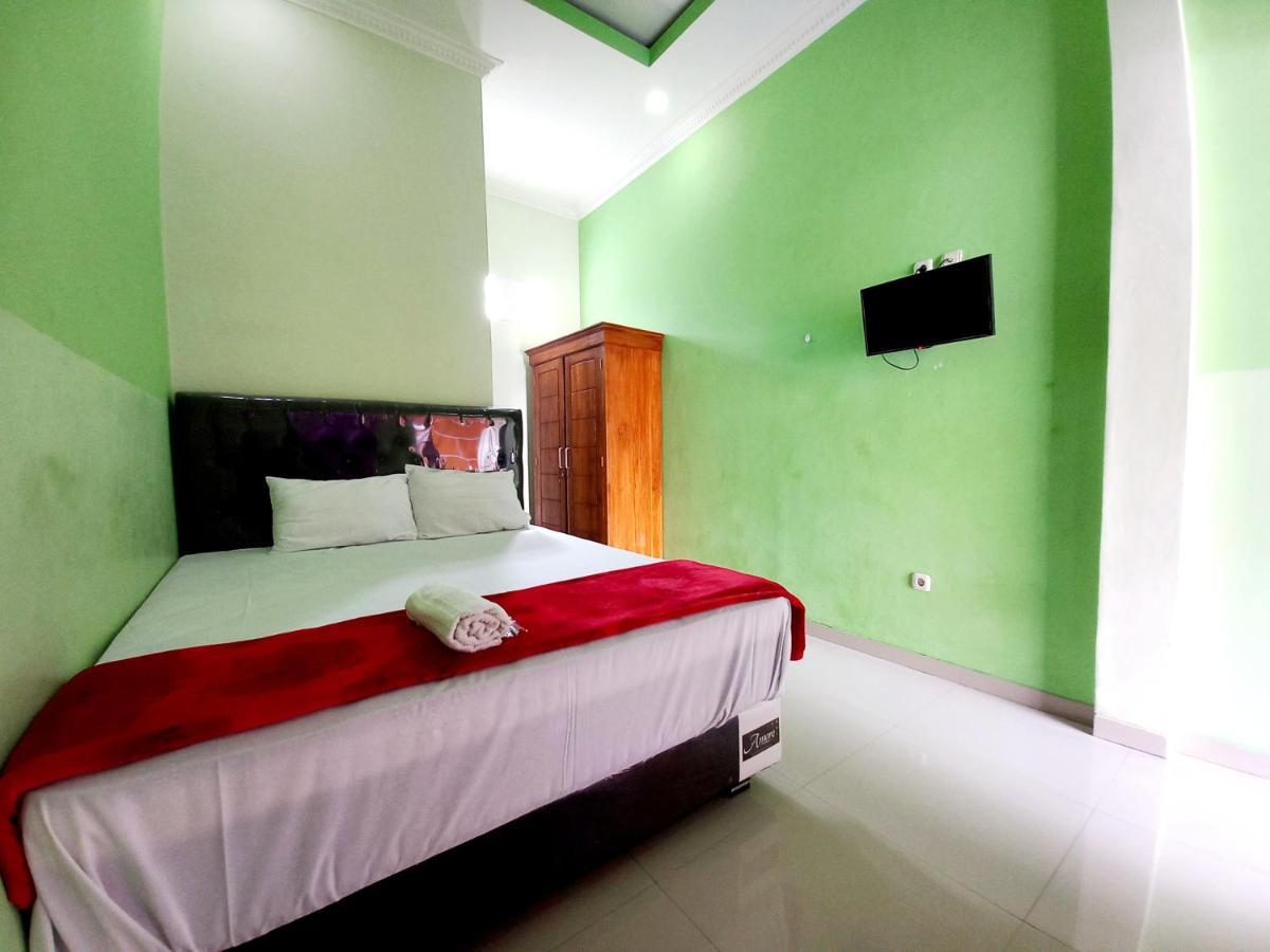 Hotel Harmony House Syariah Near Alun Alun Pati Mitra Reddoorz Exterior foto